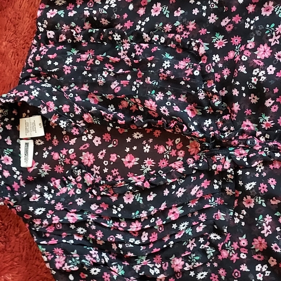 Route 66 Mid-Sleeve Floral Blouse - Picture 10 of 10